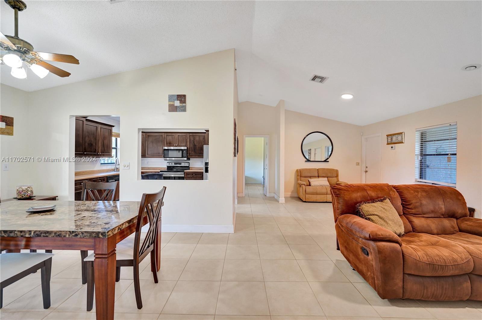 9227 NW 48th St