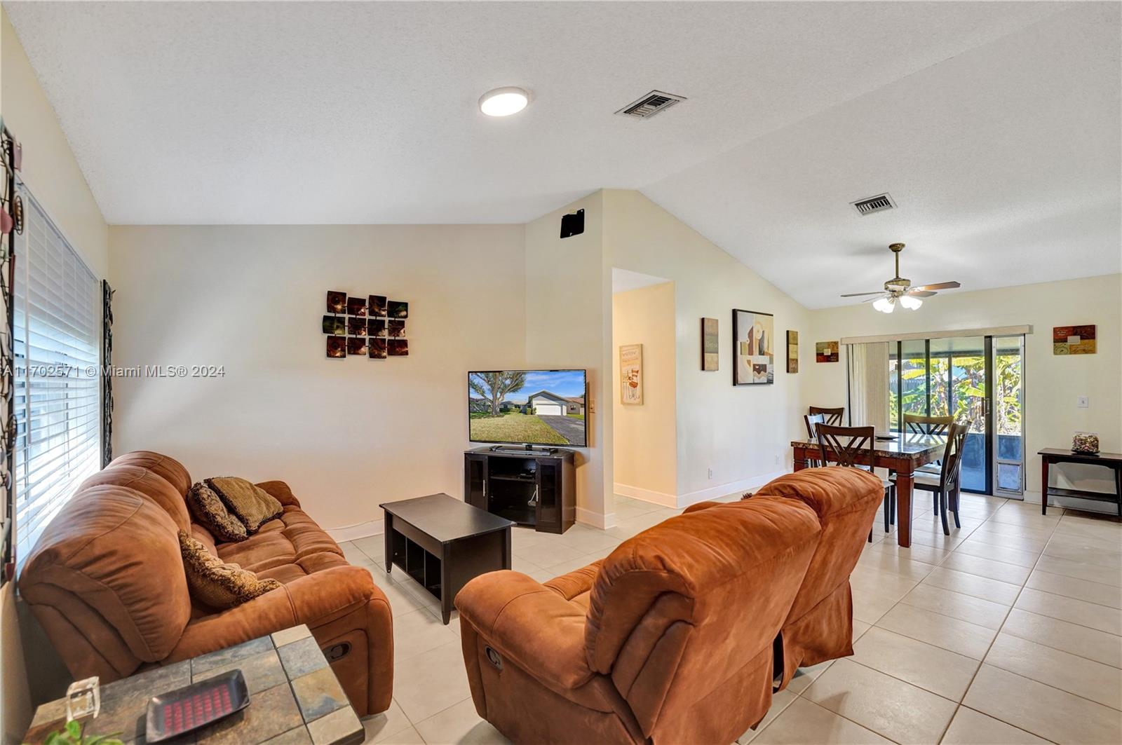 9227 NW 48th St