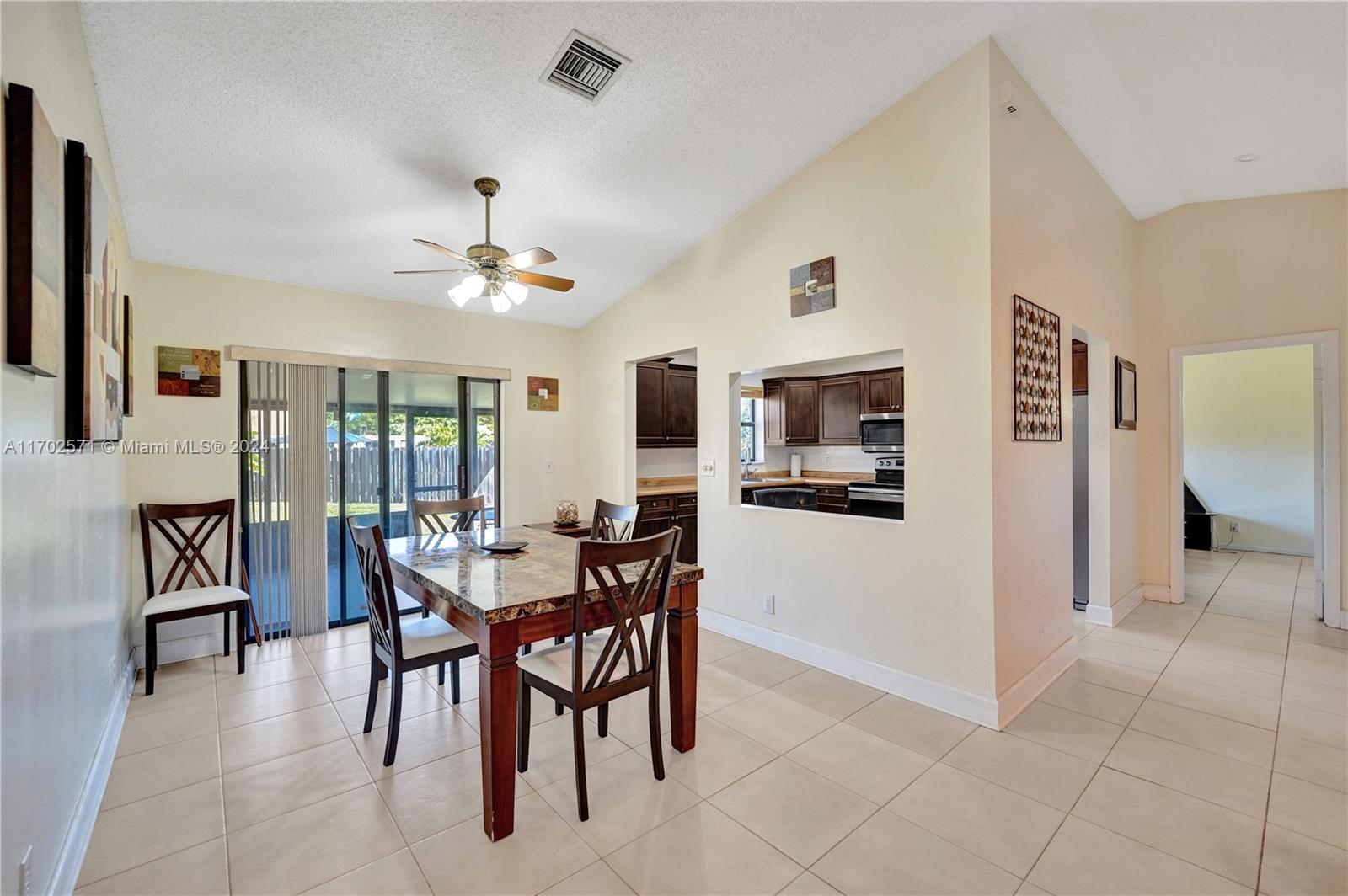 9227 NW 48th St