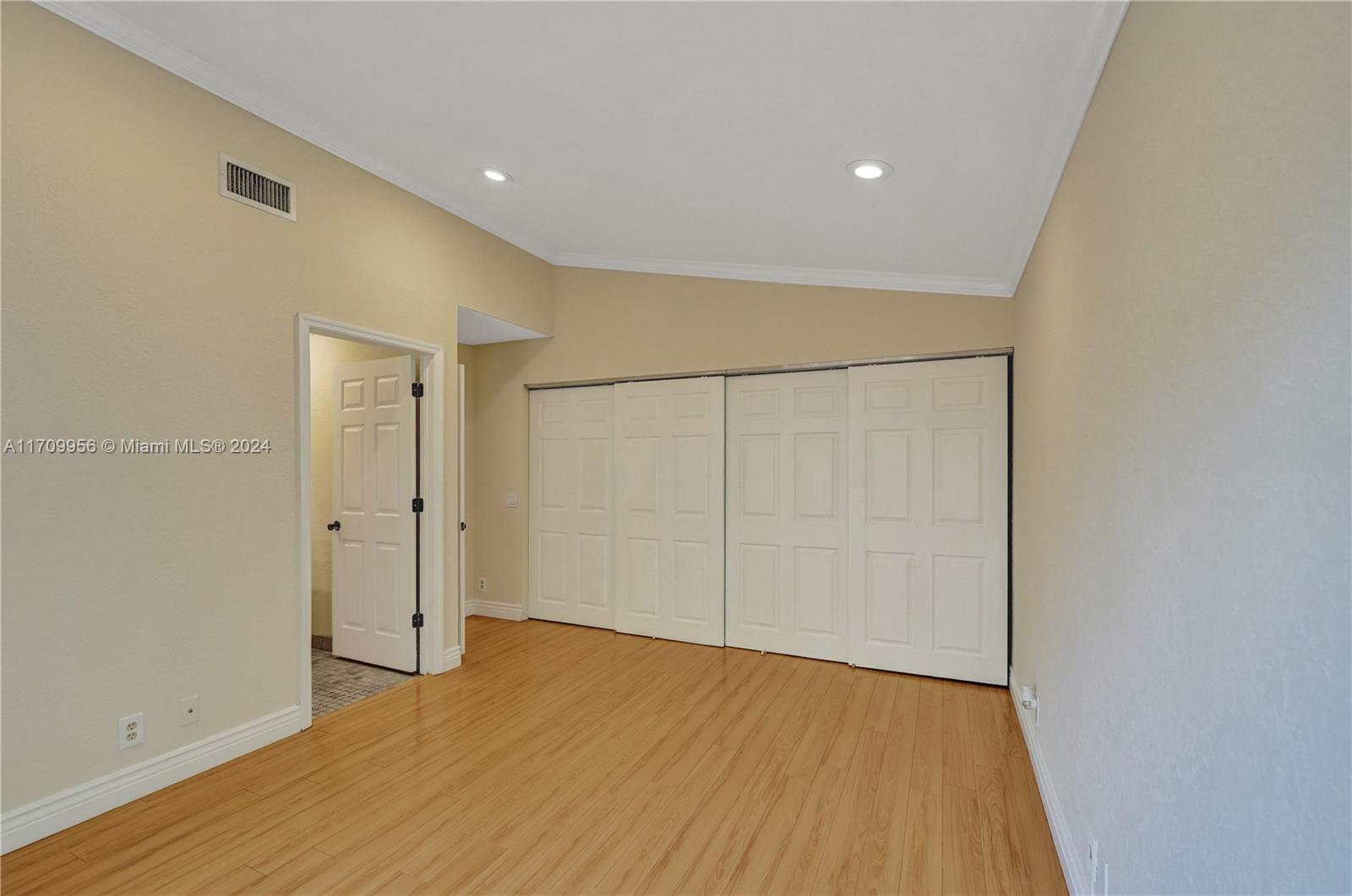 1405 Seagrape Cir