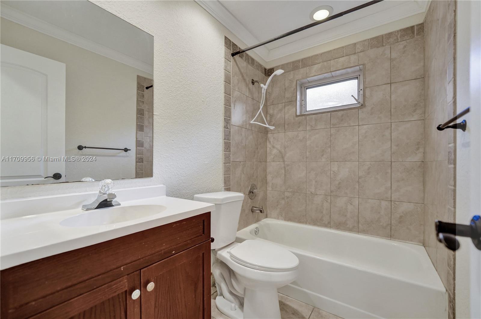 1405 Seagrape Cir