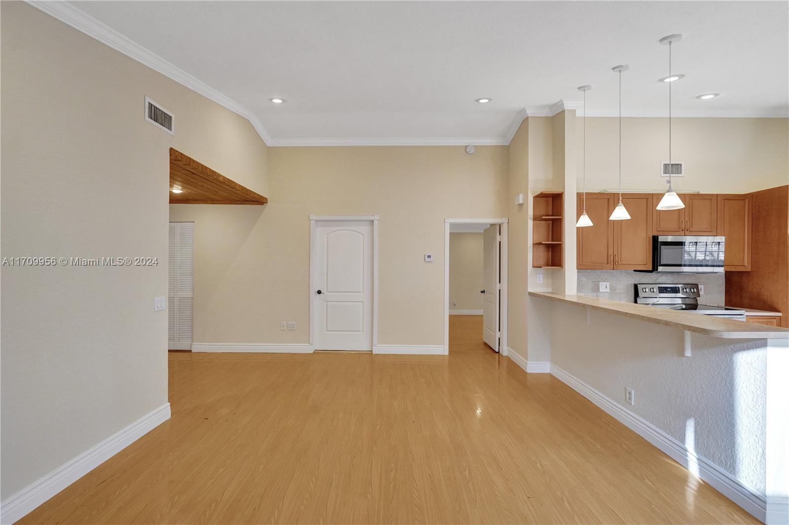 1405 Seagrape Cir