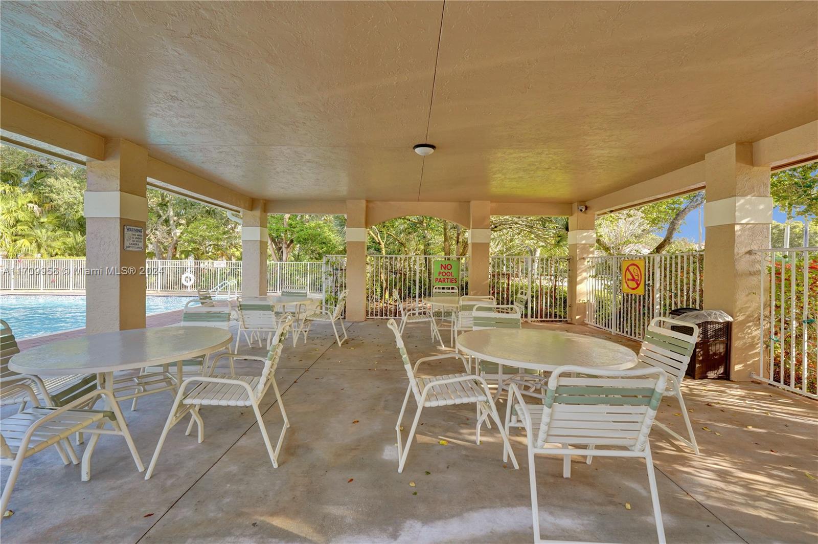 1405 Seagrape Cir
