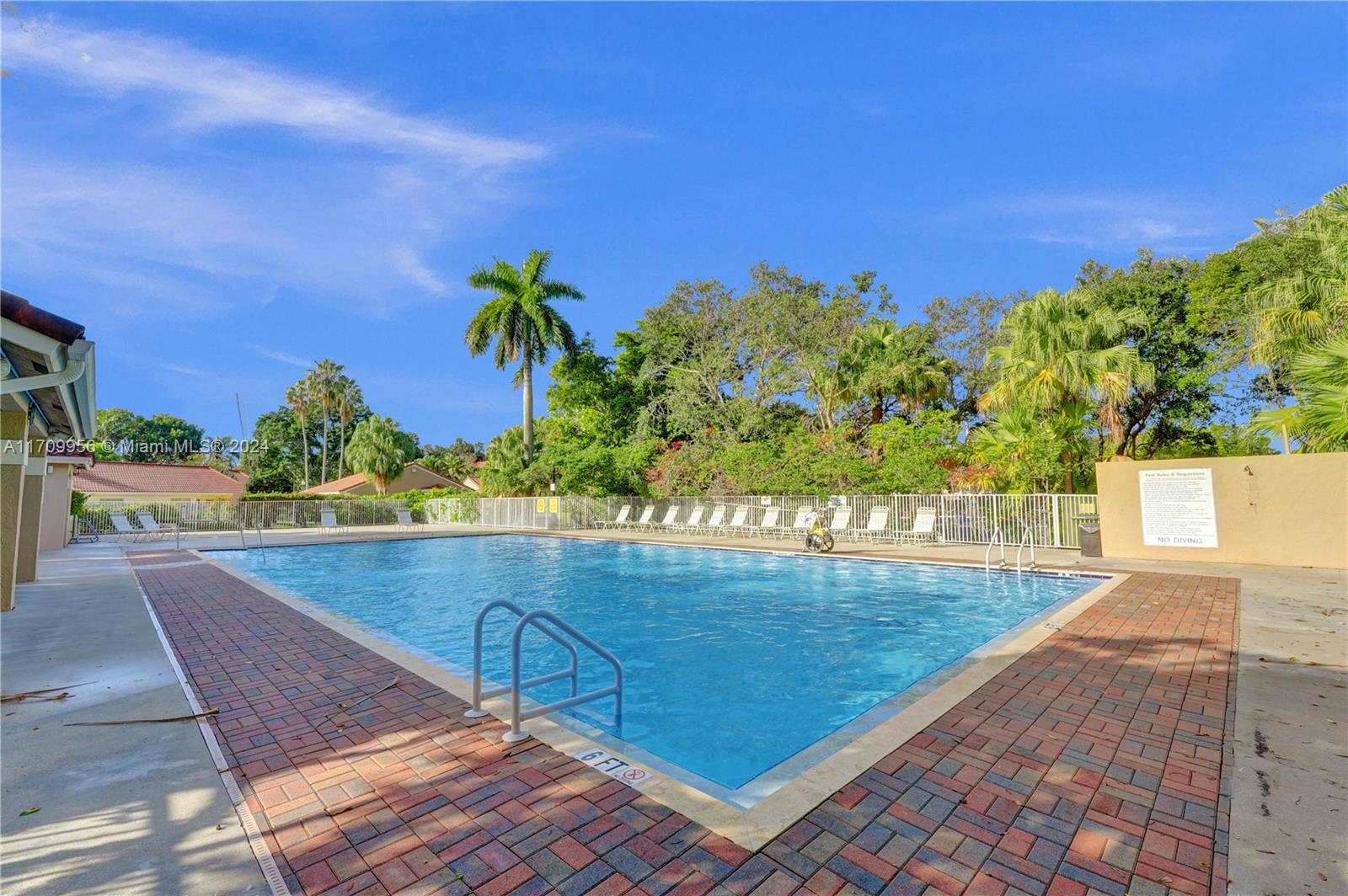 1405 Seagrape Cir
