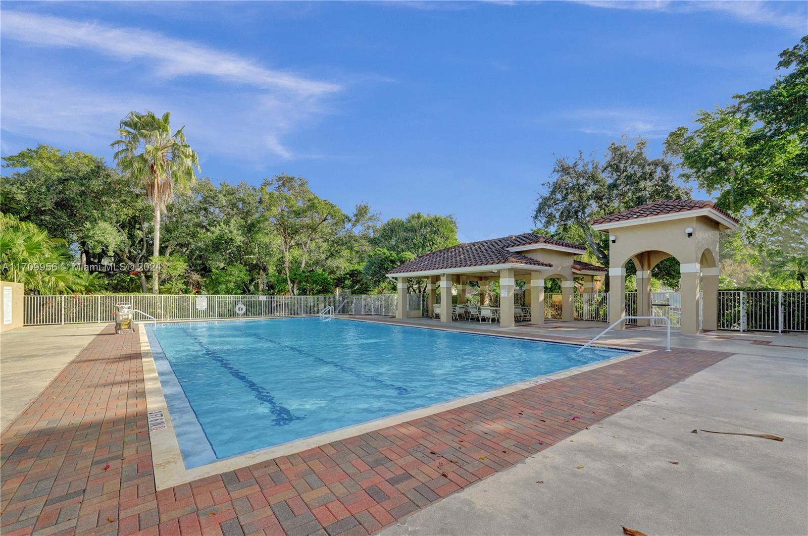 1405 Seagrape Cir