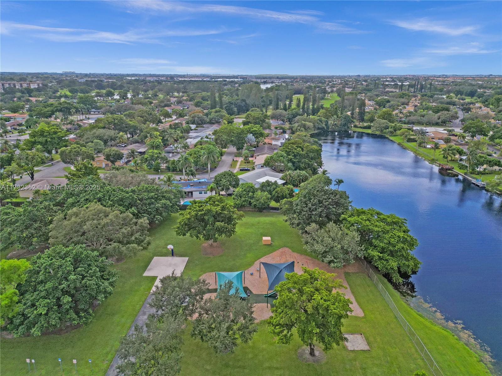 1811 NW 106th Ter
