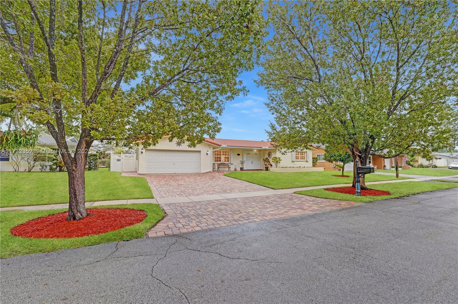 1811 NW 106th Ter