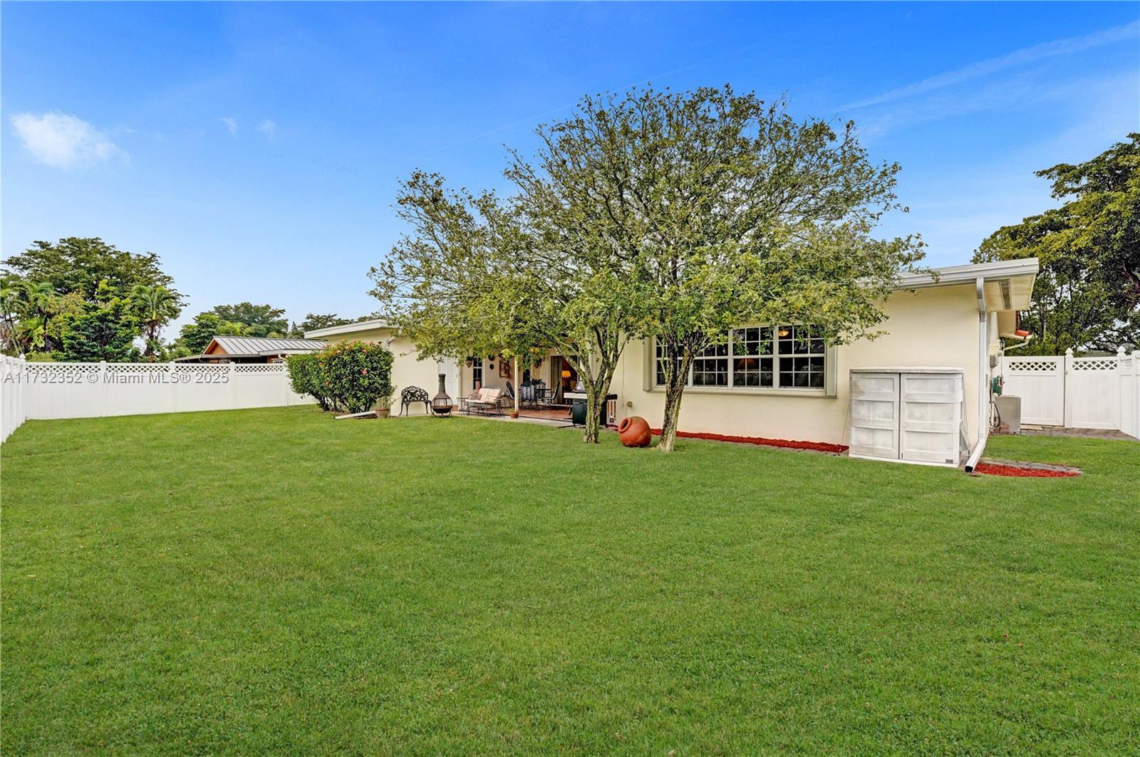 1811 NW 106th Ter
