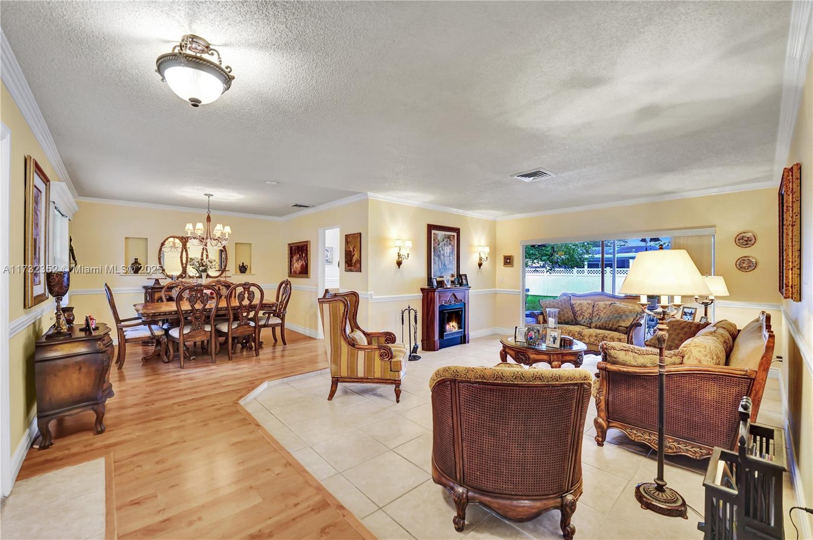 1811 NW 106th Ter