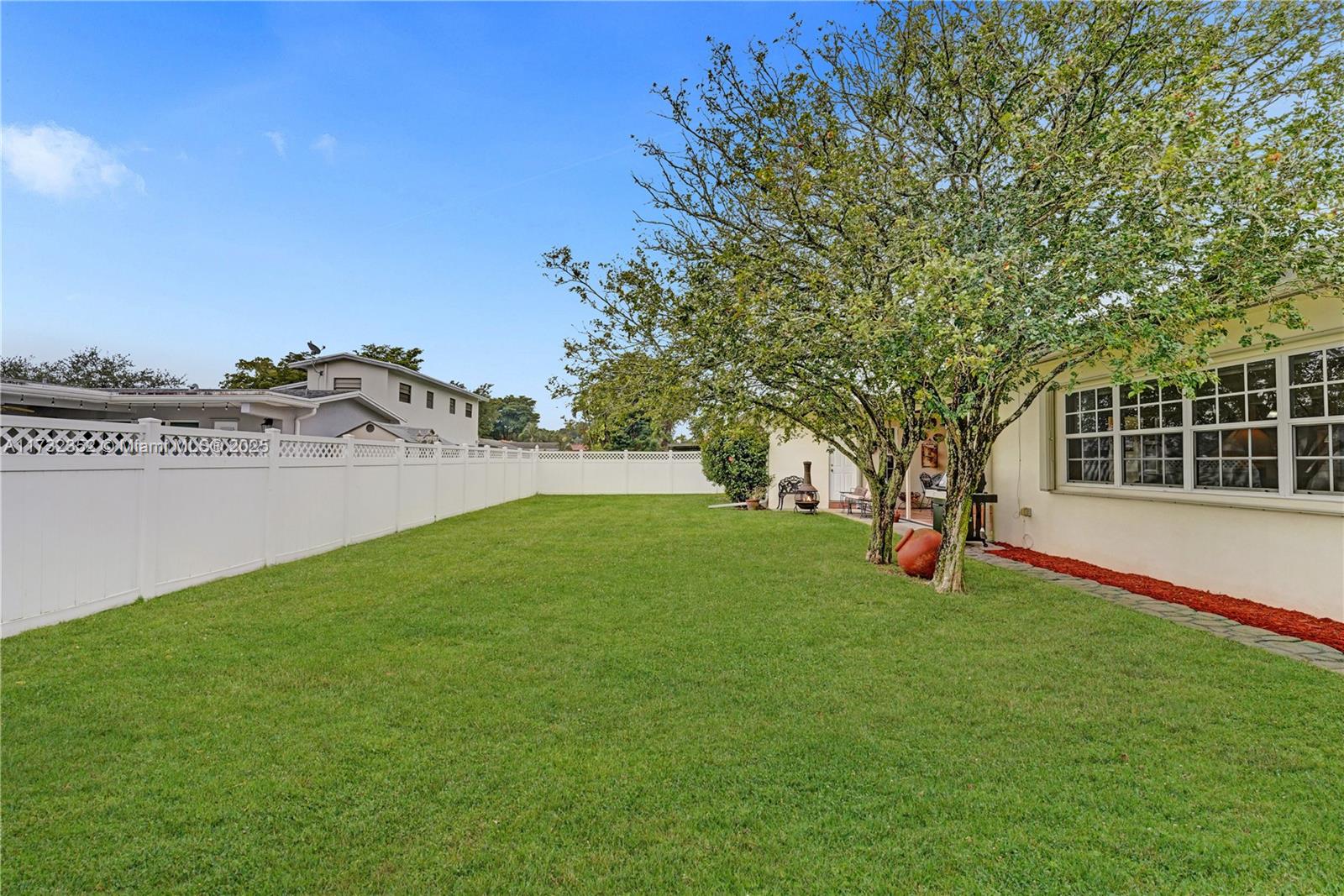 1811 NW 106th Ter