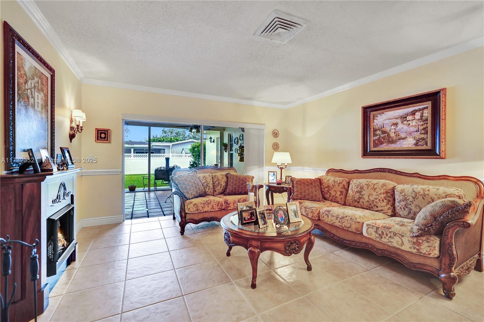 1811 NW 106th Ter