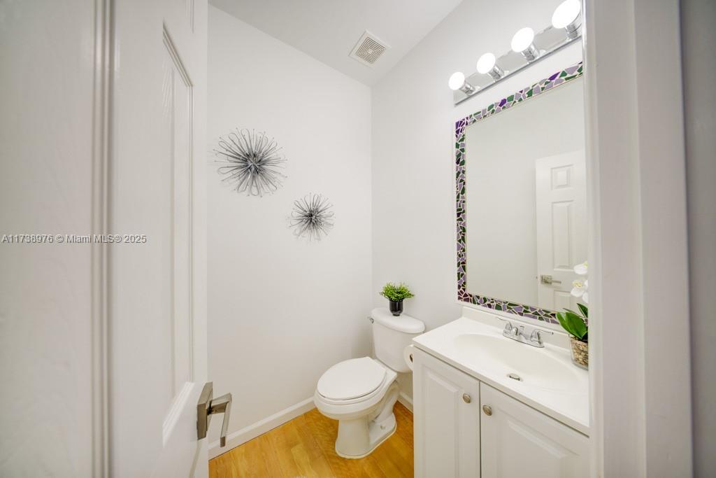 2452 Greenbrier Ct