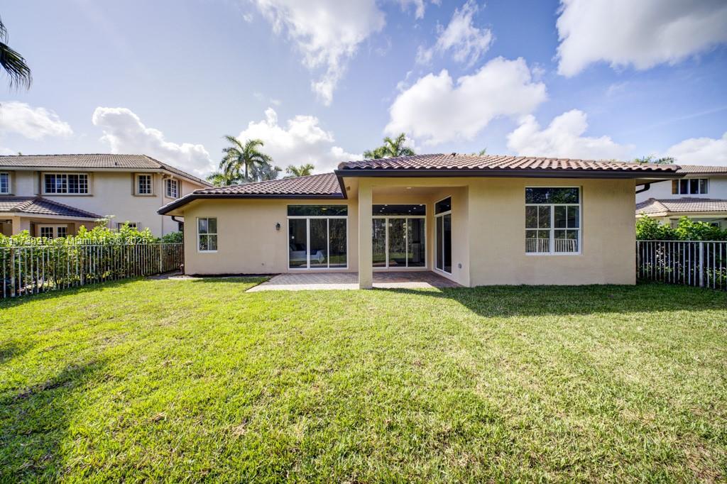 2452 Greenbrier Ct