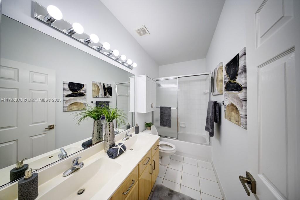 2452 Greenbrier Ct