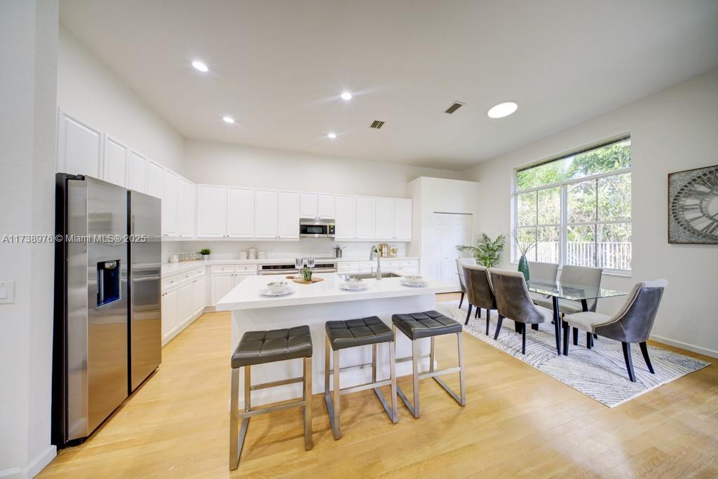 2452 Greenbrier Ct