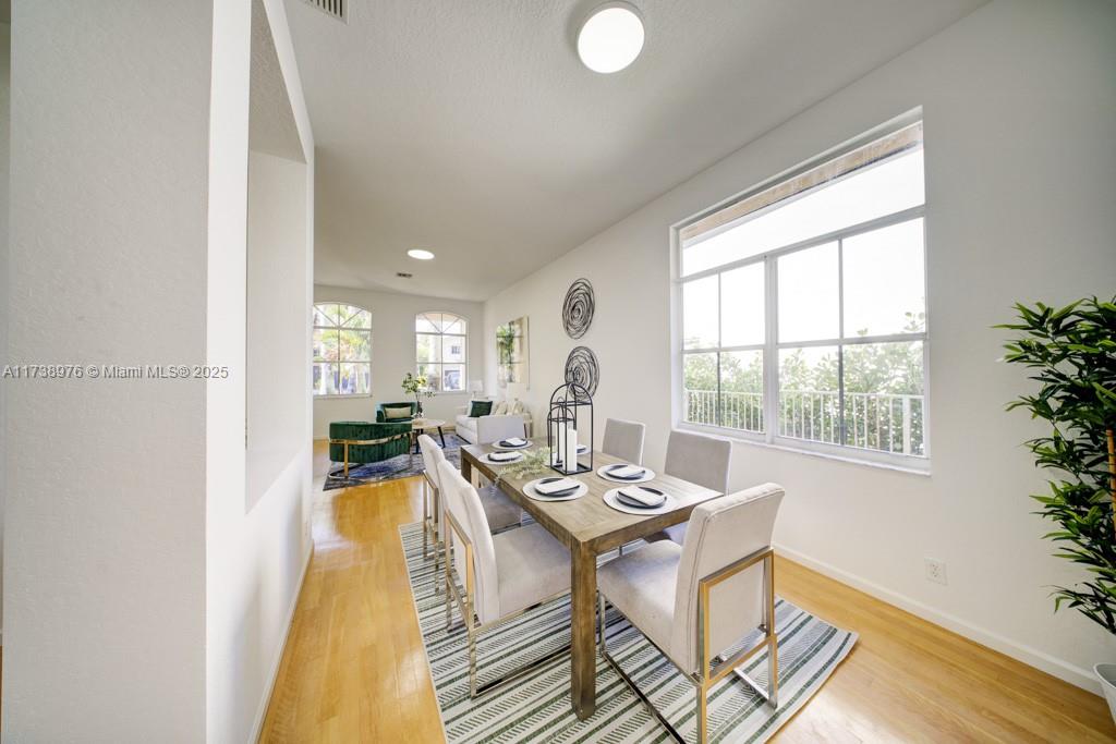 2452 Greenbrier Ct
