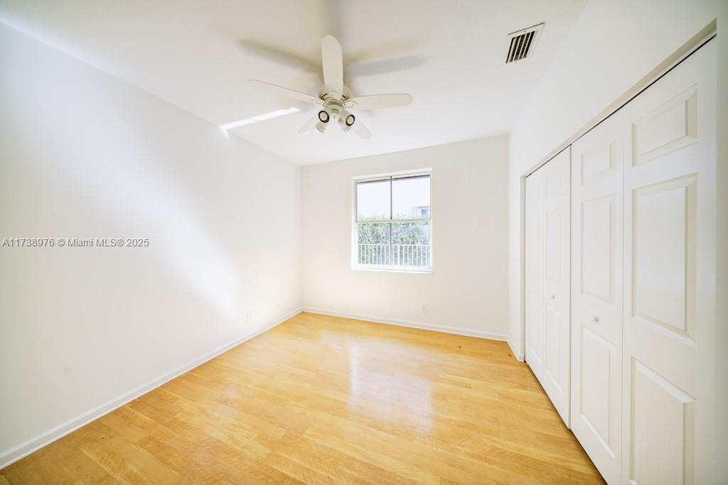 2452 Greenbrier Ct