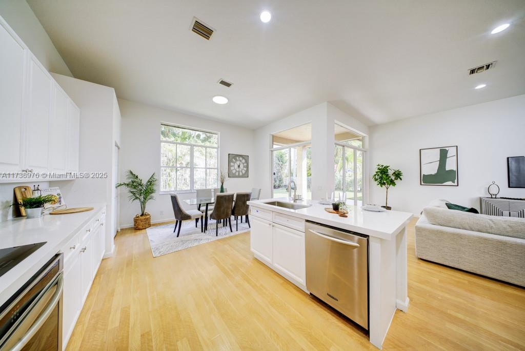 2452 Greenbrier Ct