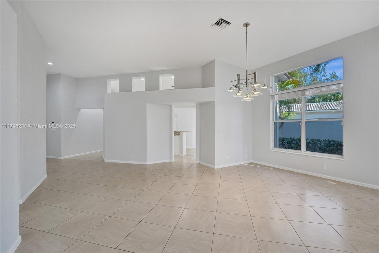 2525 Bay Pointe Ct
