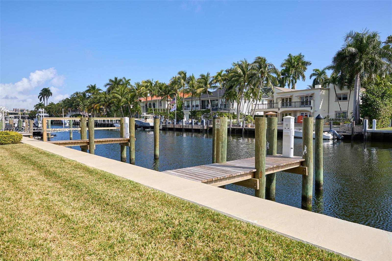 160 Isle Of Venice Dr # 401