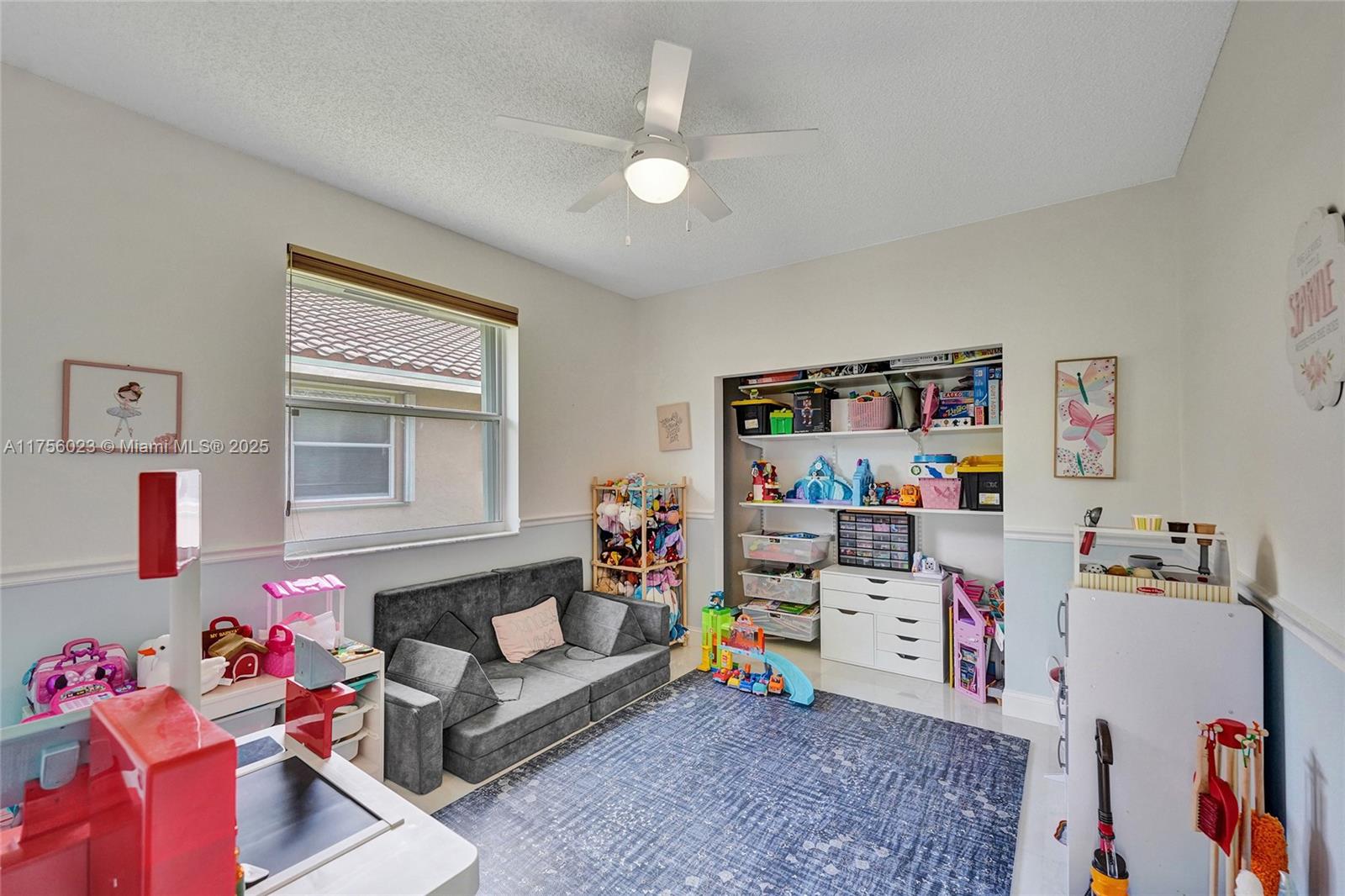 2757 Oakbrook Ln