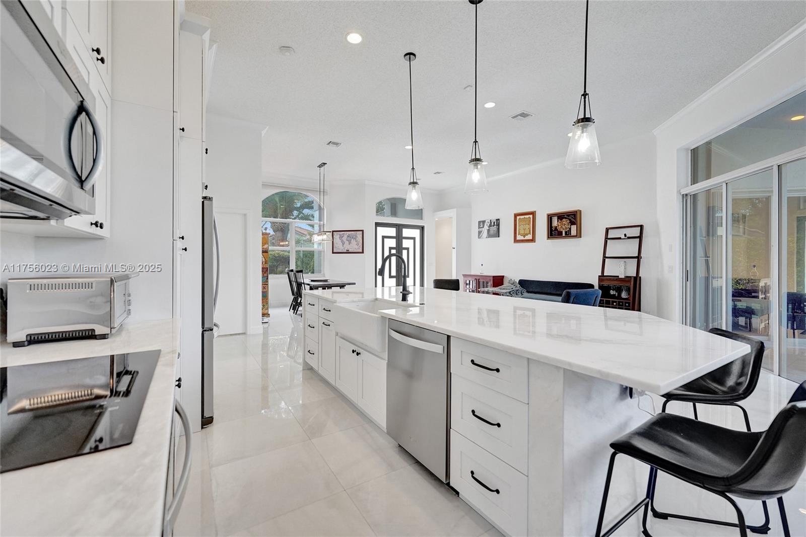 2757 Oakbrook Ln