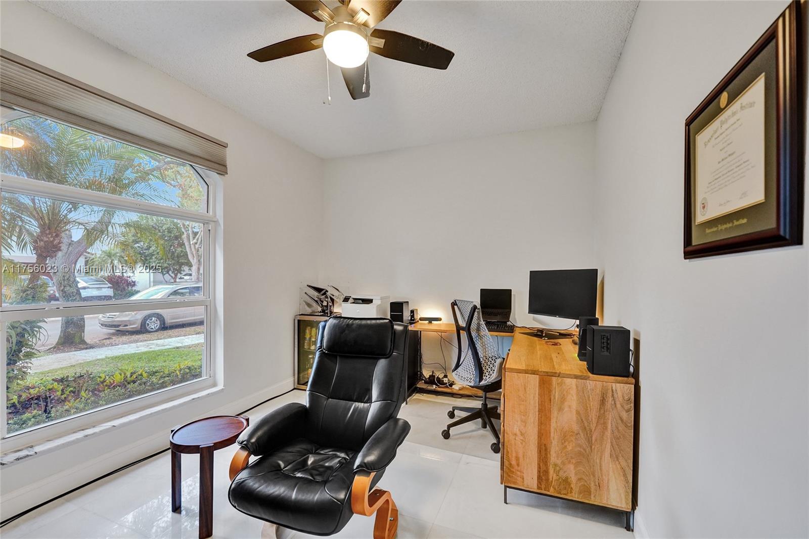 2757 Oakbrook Ln