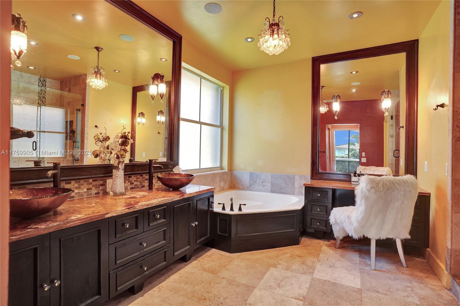 1436 Blue Jay Cir