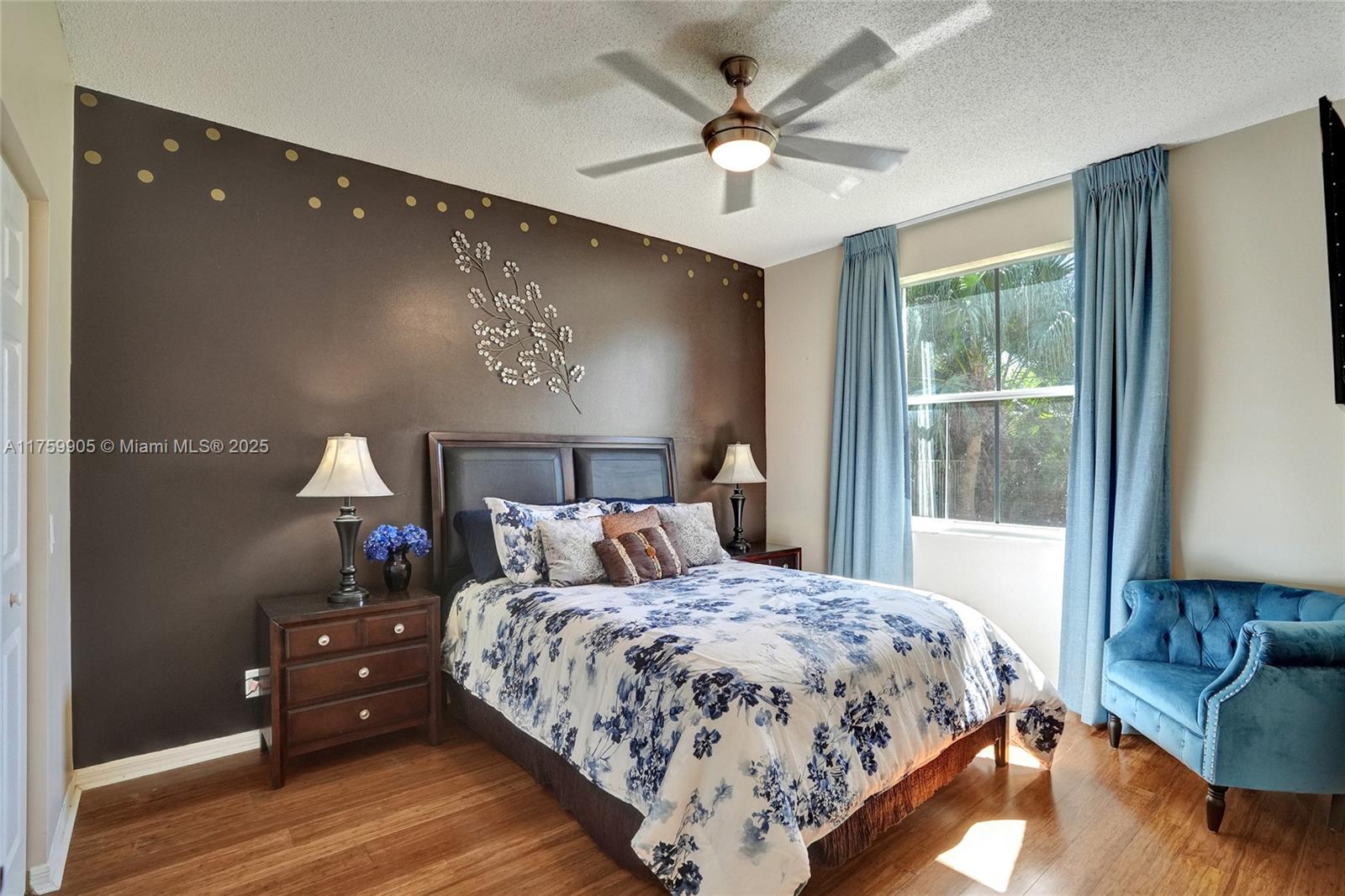 1436 Blue Jay Cir