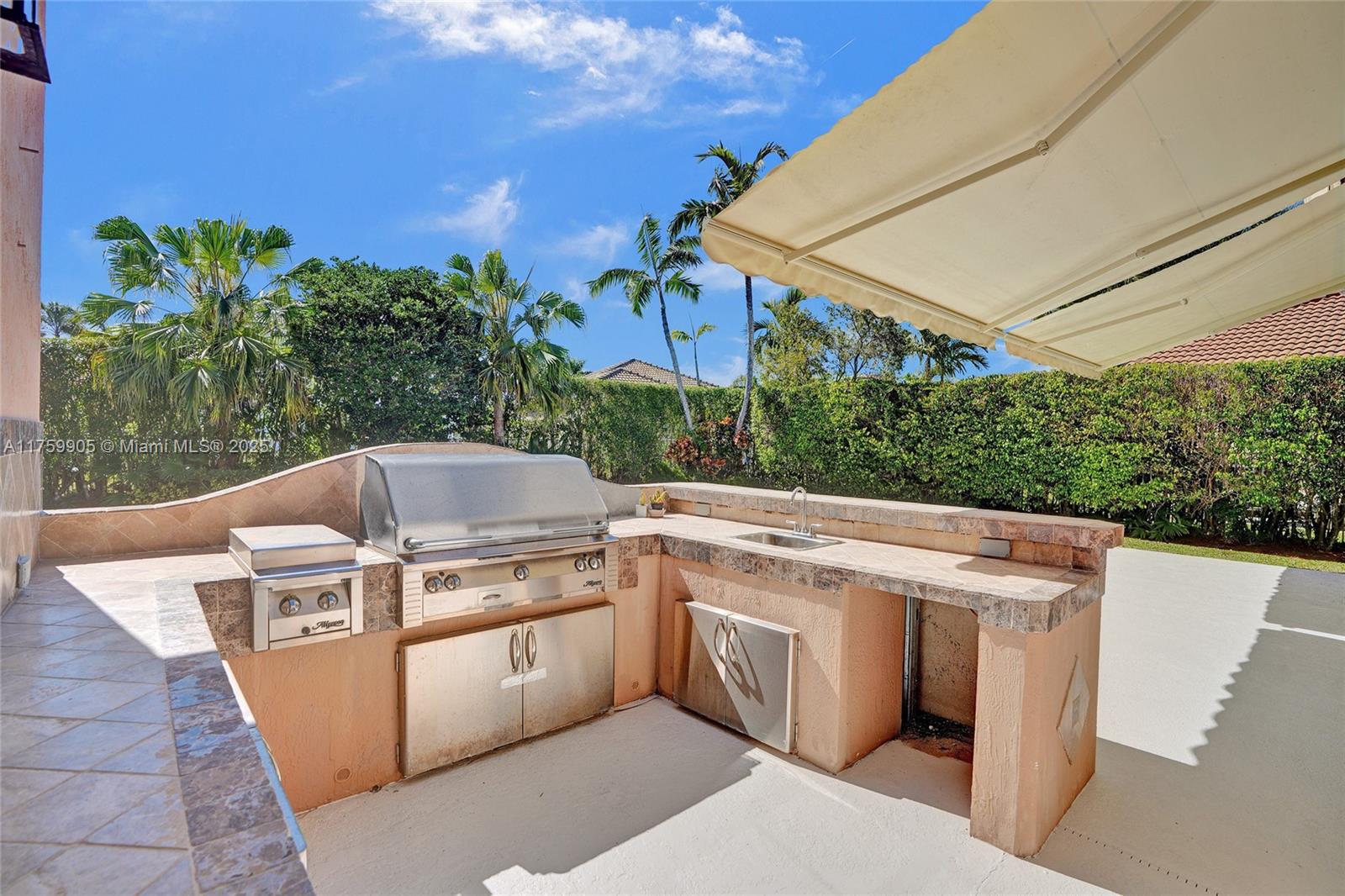 1436 Blue Jay Cir