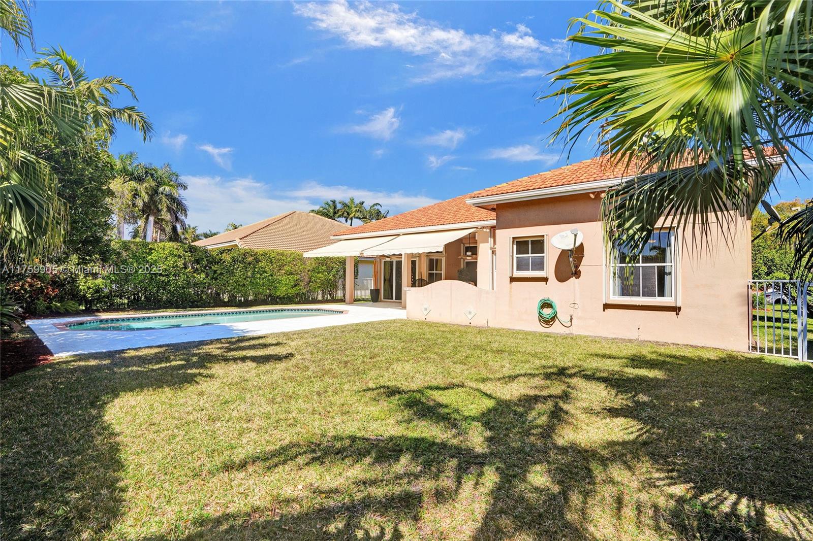 1436 Blue Jay Cir