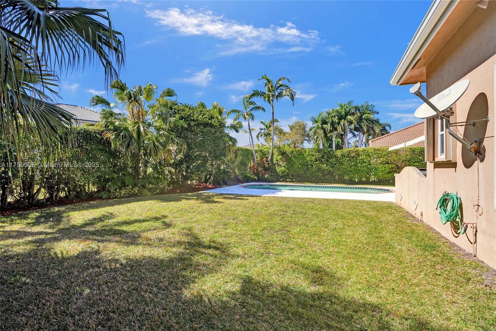 1436 Blue Jay Cir