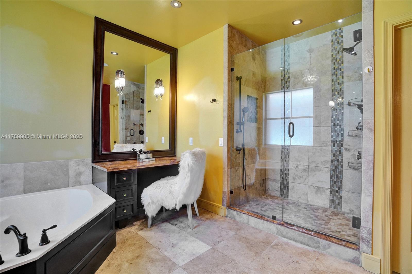 1436 Blue Jay Cir