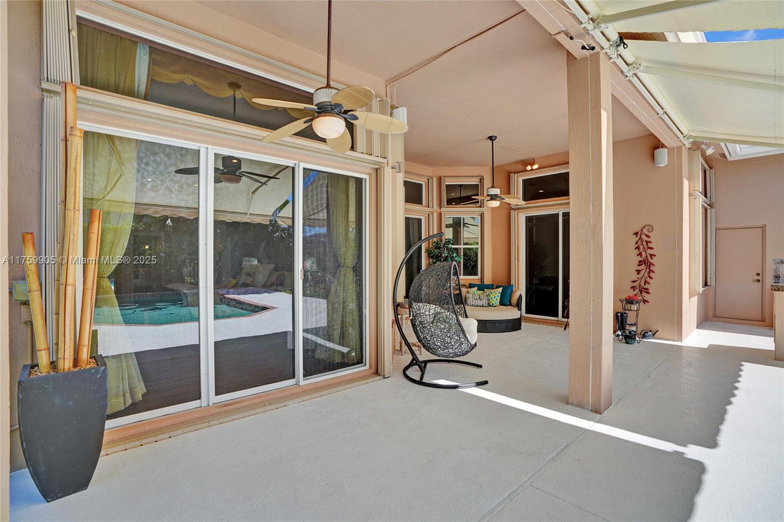 1436 Blue Jay Cir