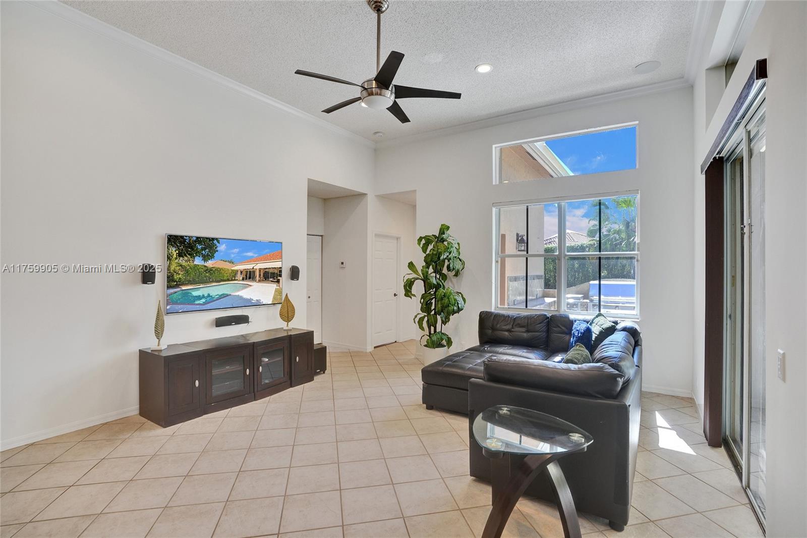 1436 Blue Jay Cir
