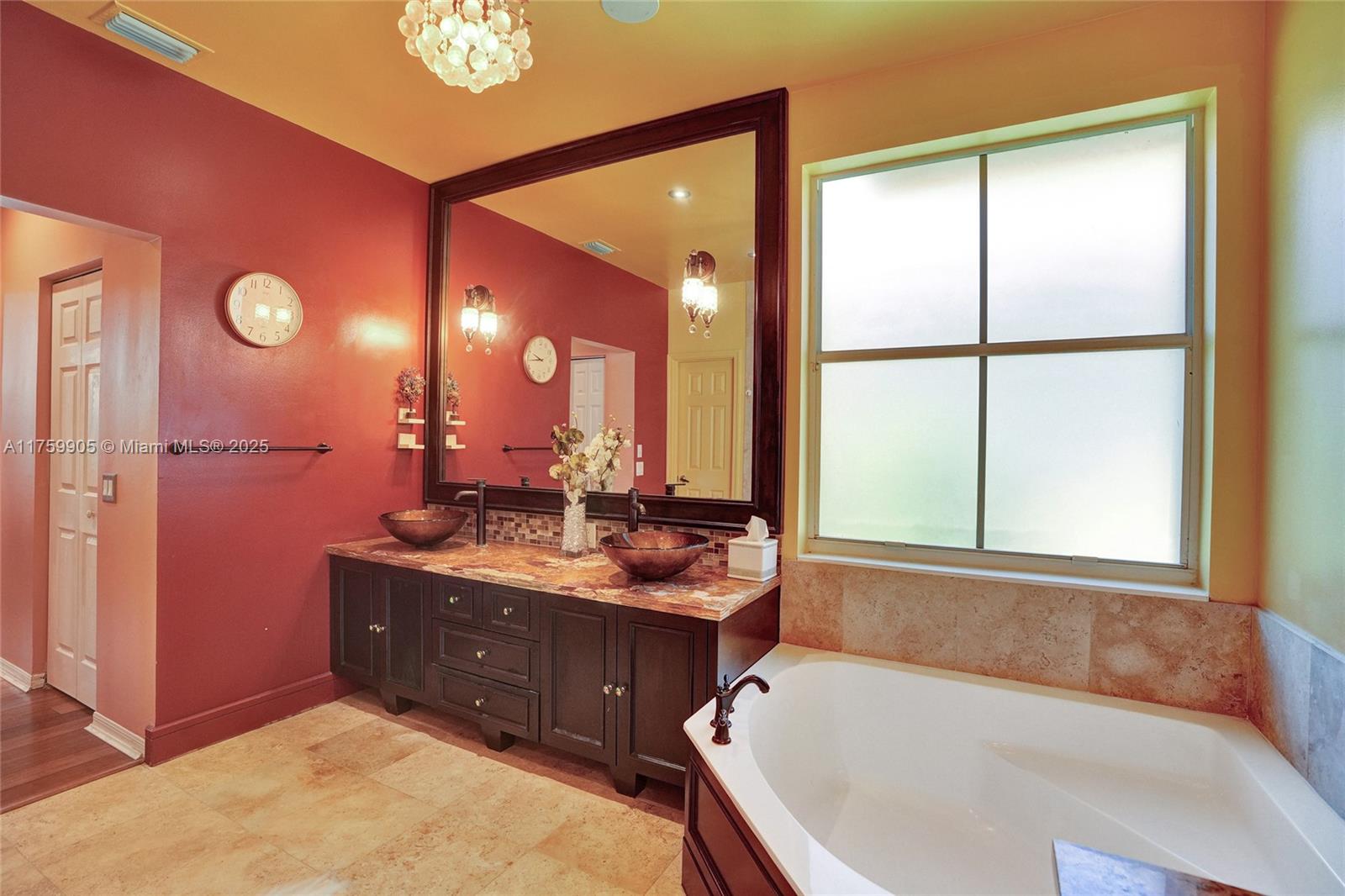 1436 Blue Jay Cir