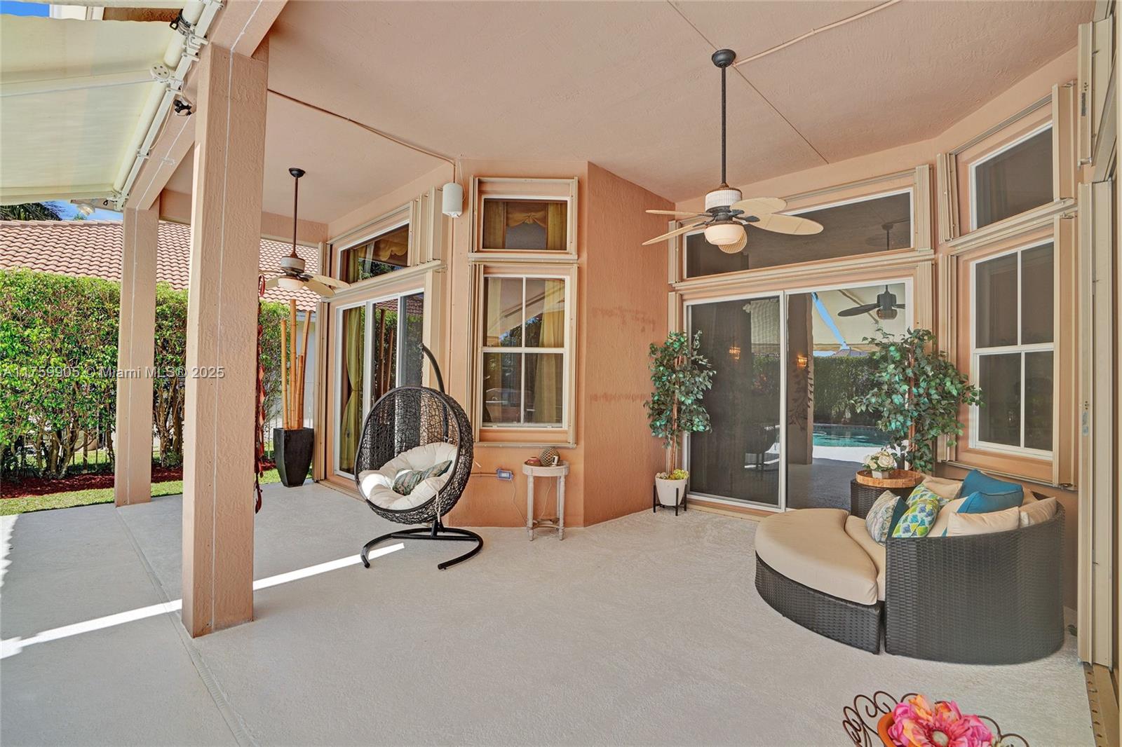 1436 Blue Jay Cir