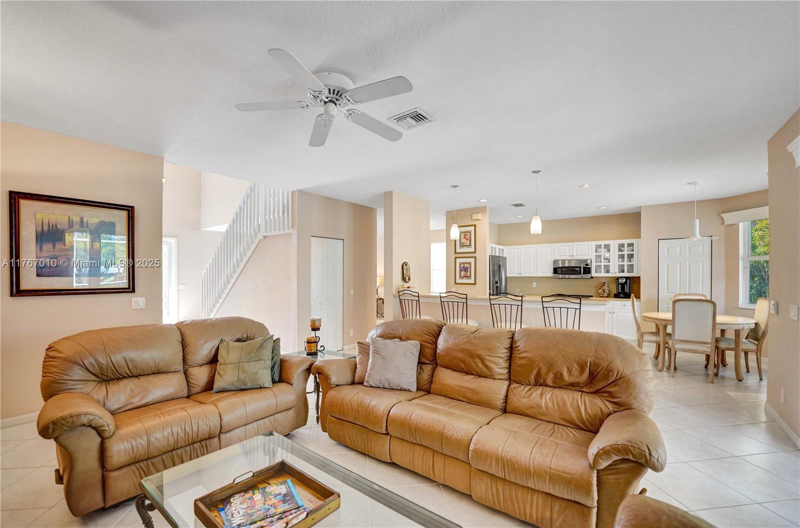 1058 Chenille Cir