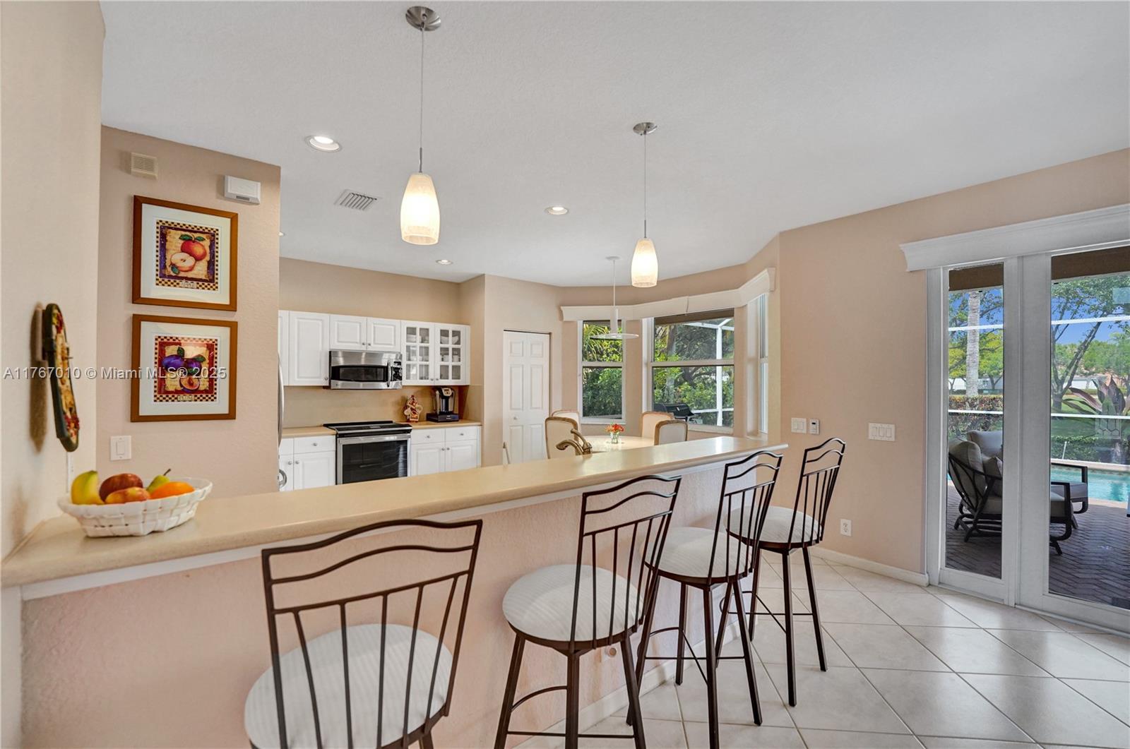 1058 Chenille Cir