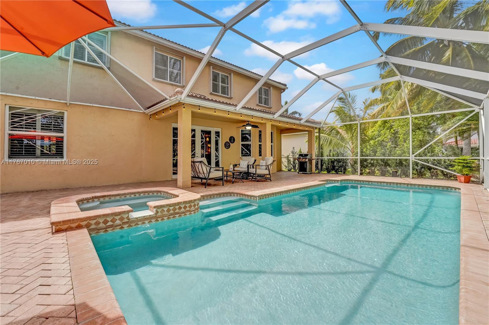 1058 Chenille Cir