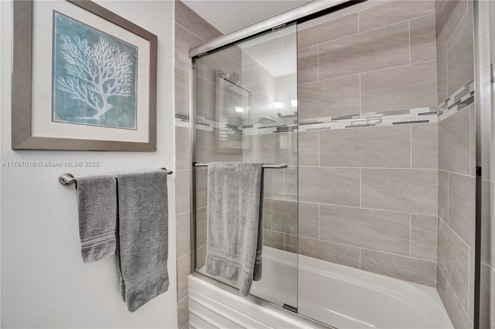 1058 Chenille Cir