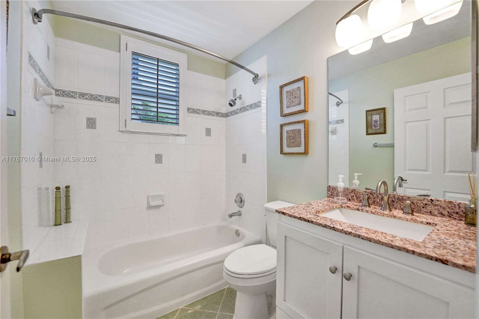 1058 Chenille Cir