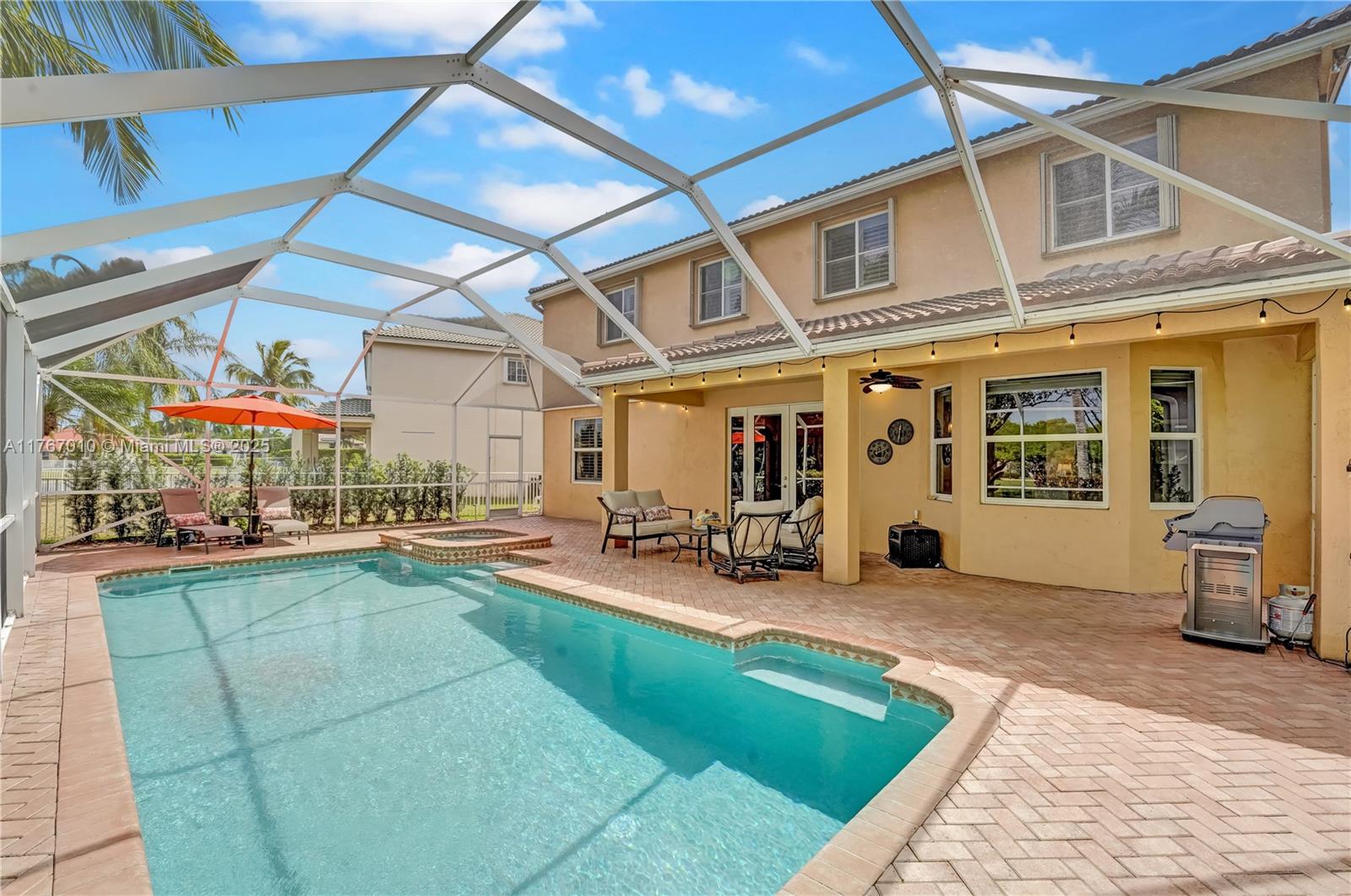 1058 Chenille Cir