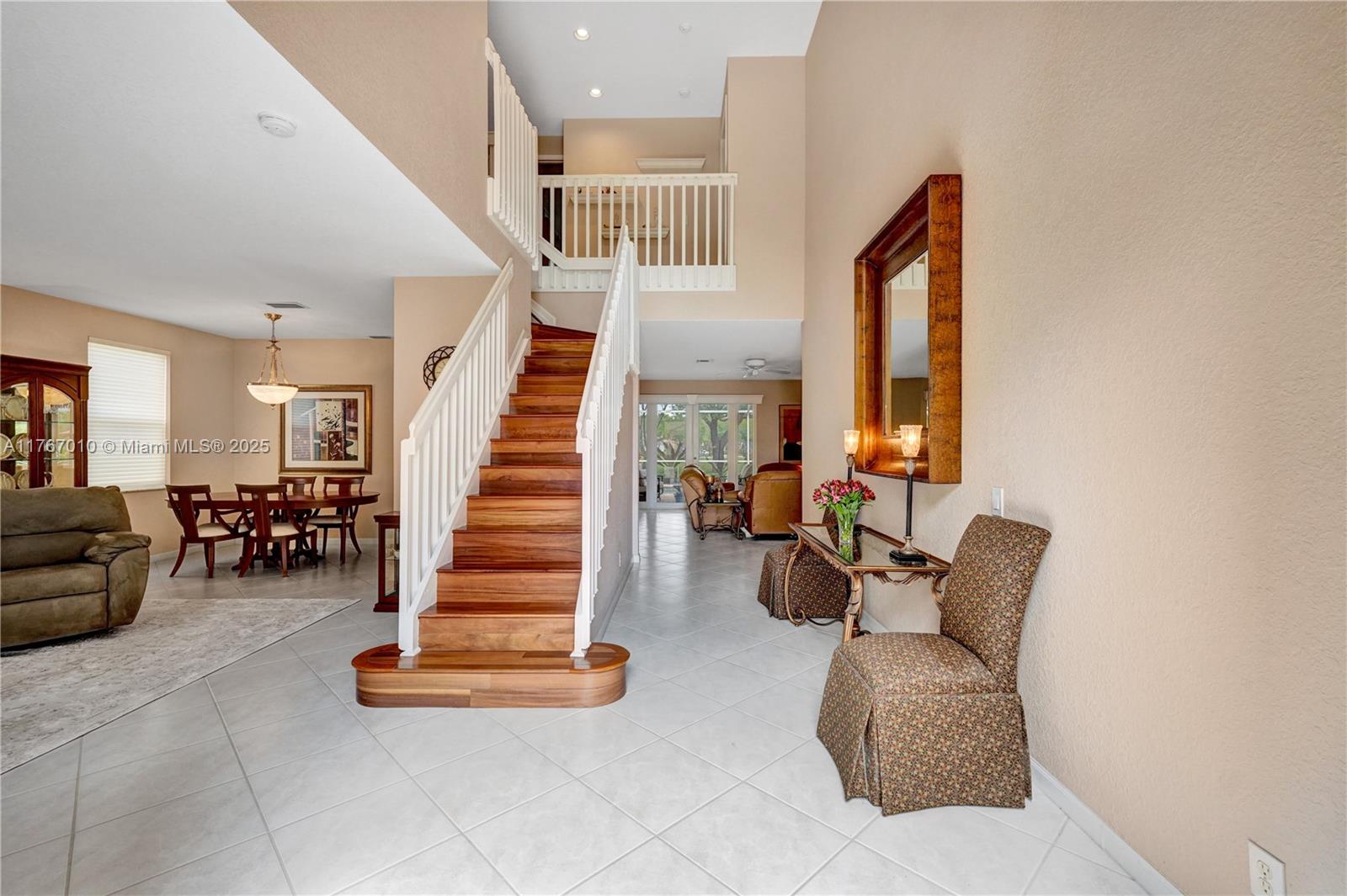 1058 Chenille Cir