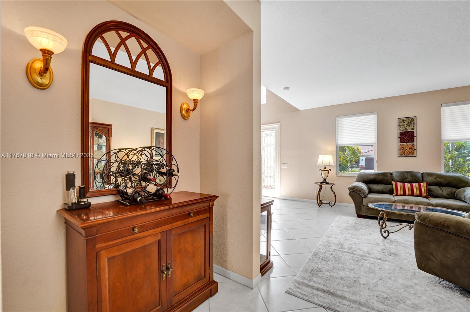 1058 Chenille Cir