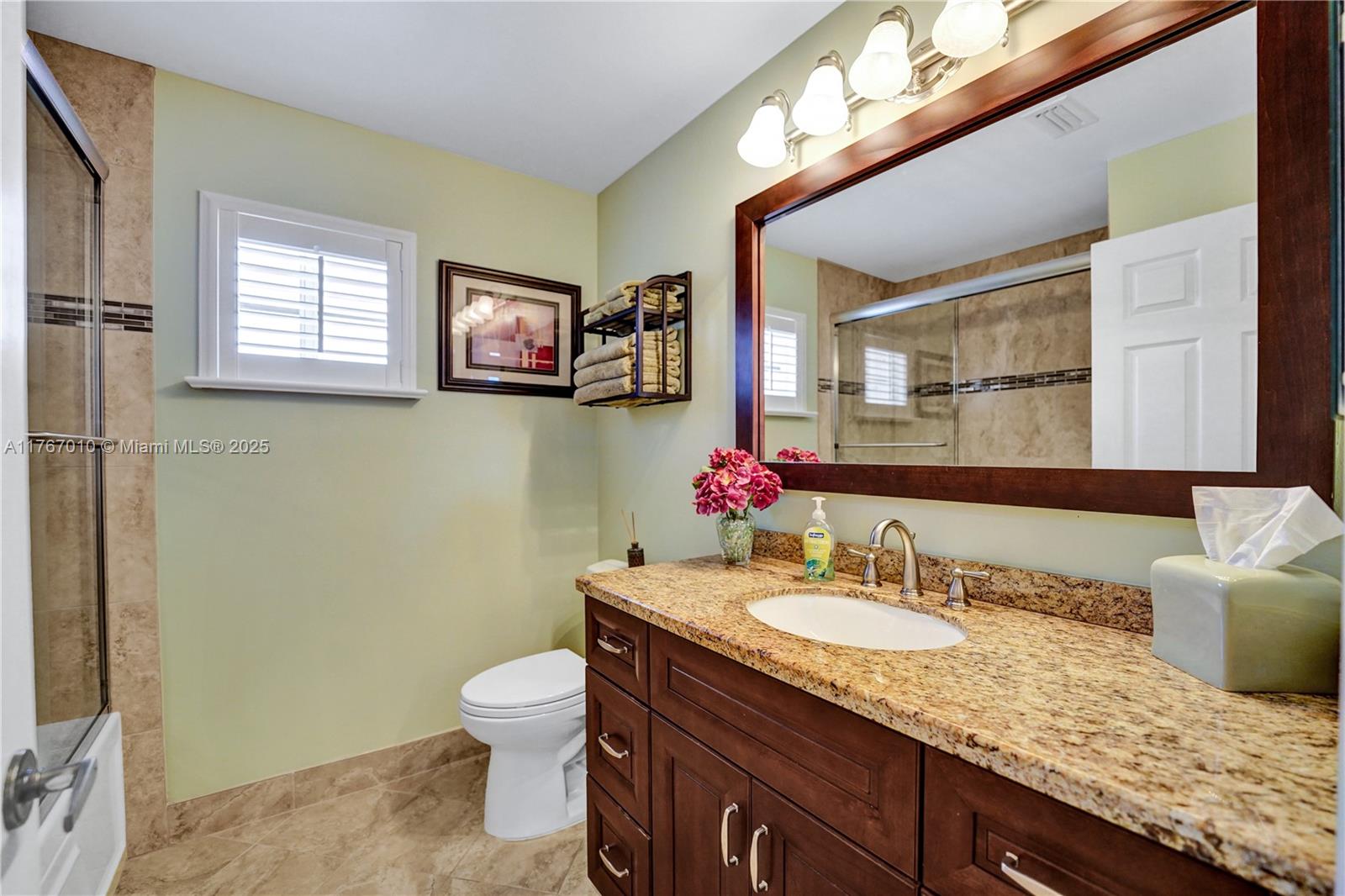 1058 Chenille Cir