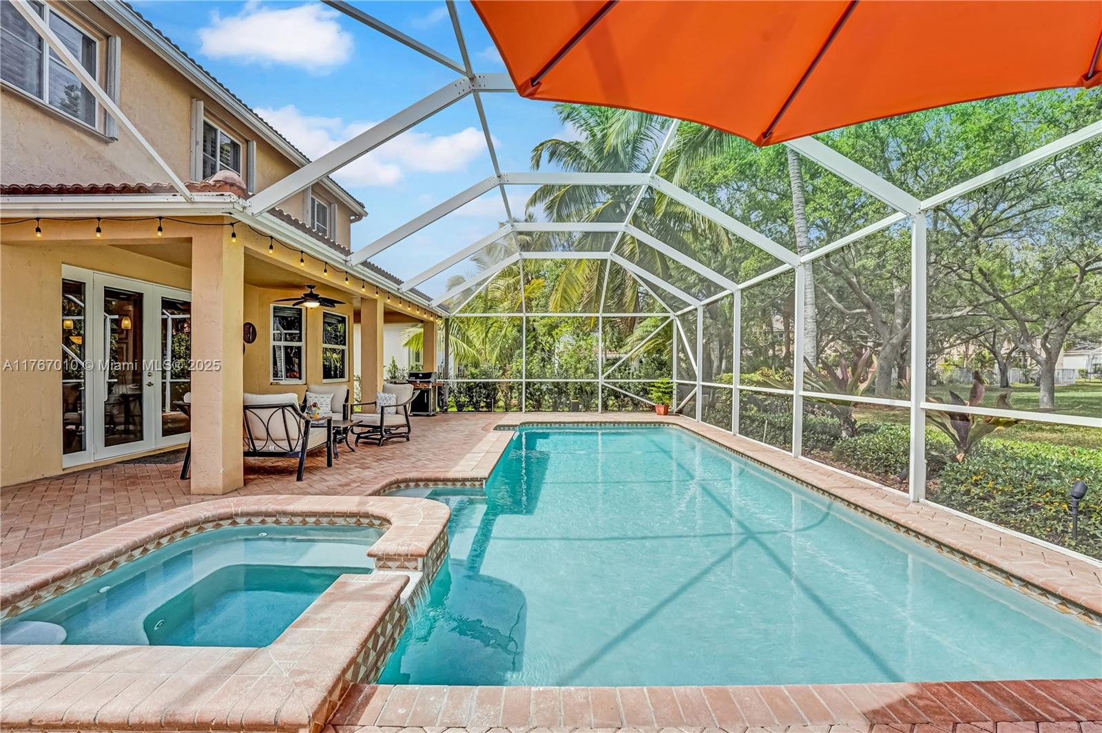 1058 Chenille Cir