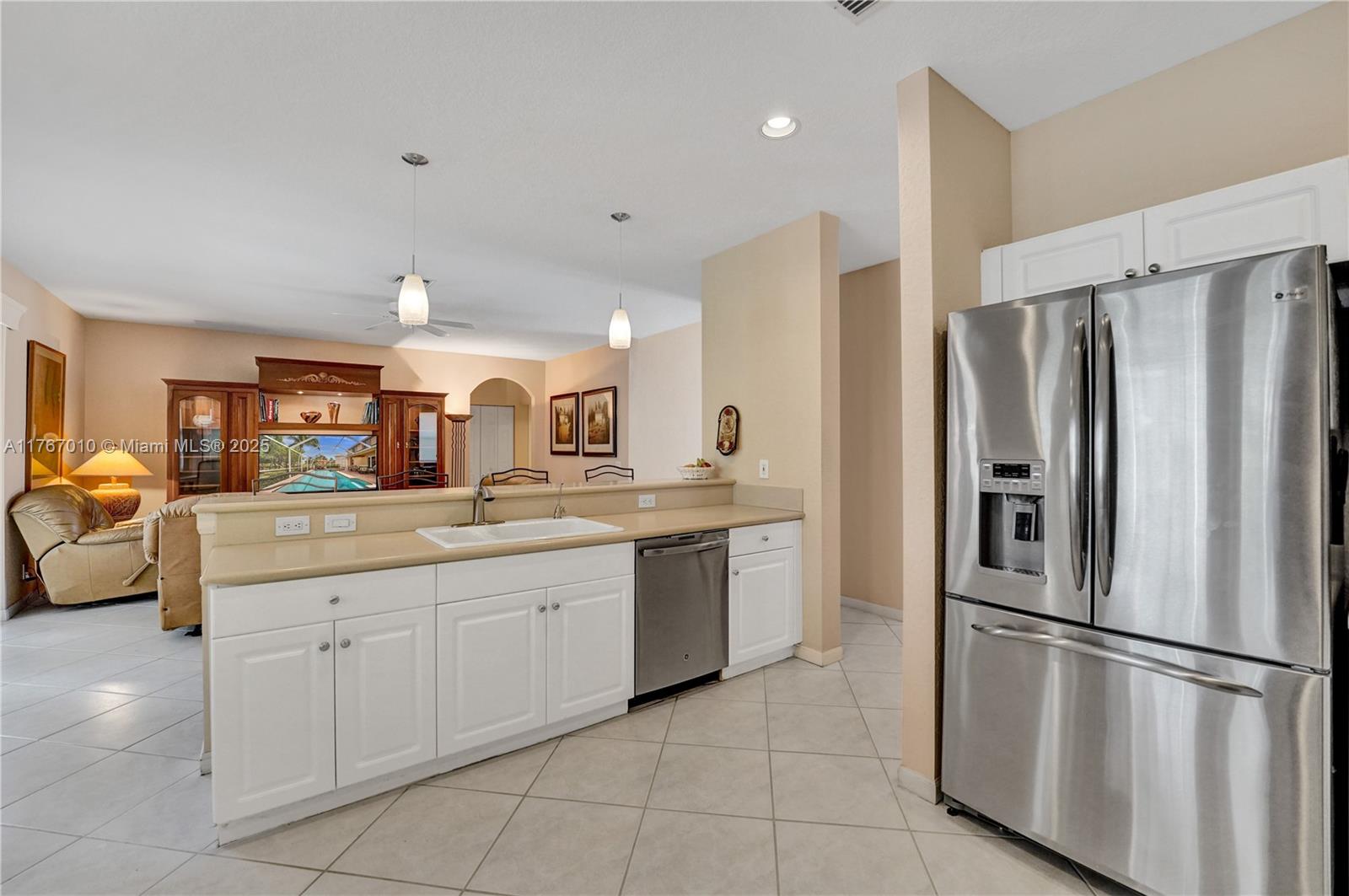 1058 Chenille Cir