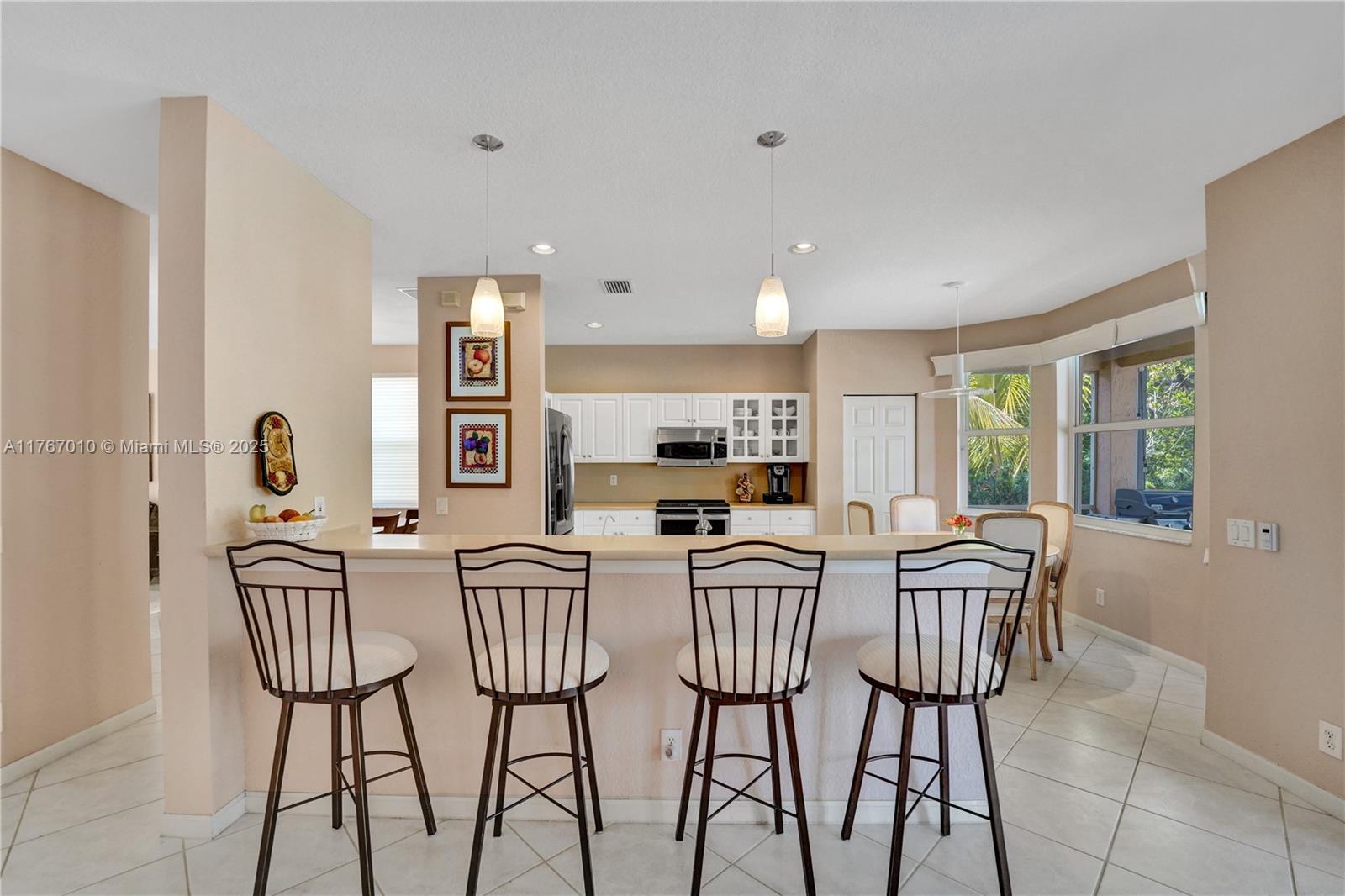 1058 Chenille Cir
