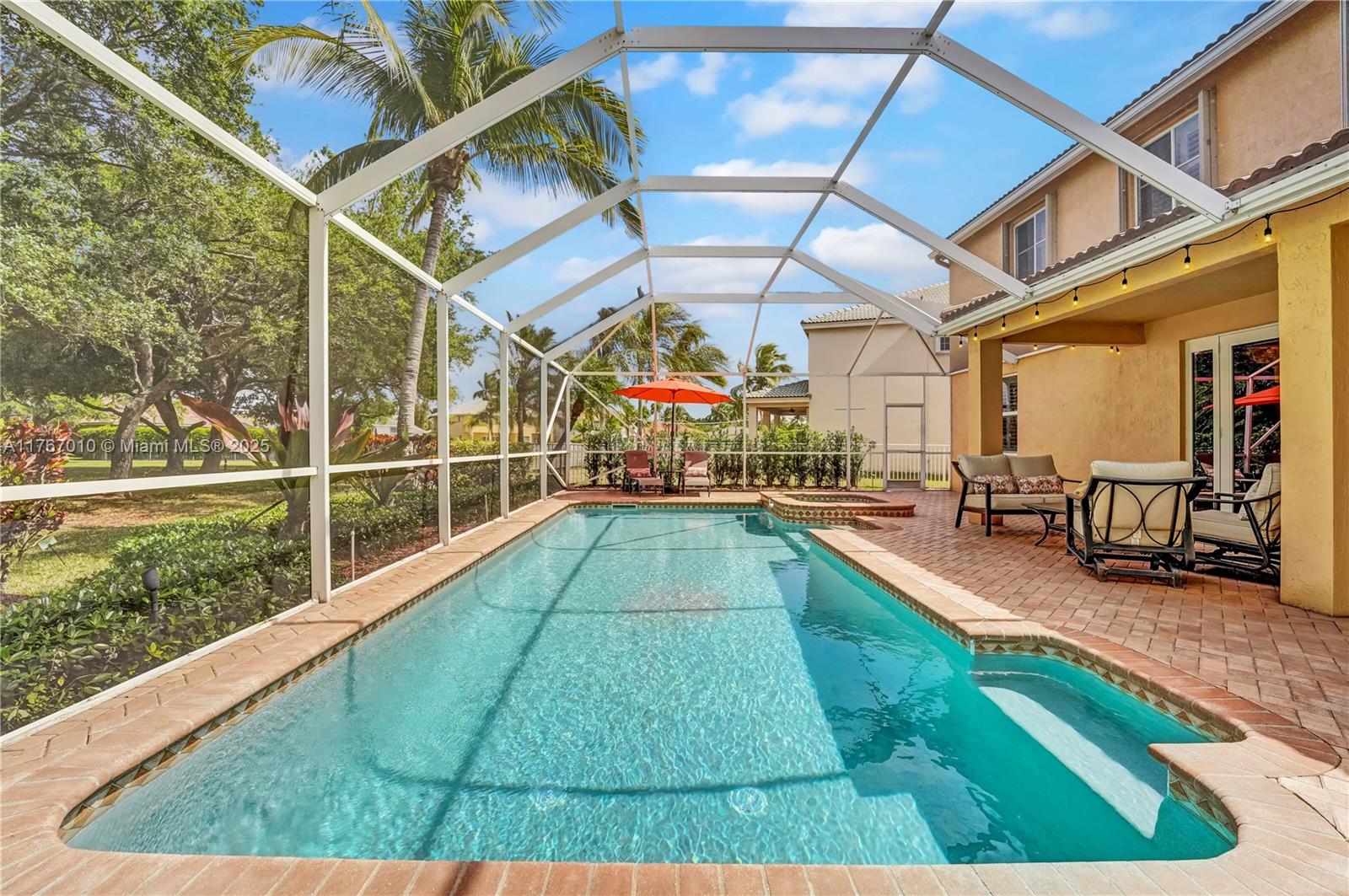 1058 Chenille Cir